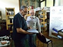 Йованович передает в дар библиотеке двухтомник «Веды Славян» со своими иллюстрациями